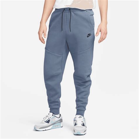 Nike Sportswear Tech Fleece (CU4495) .